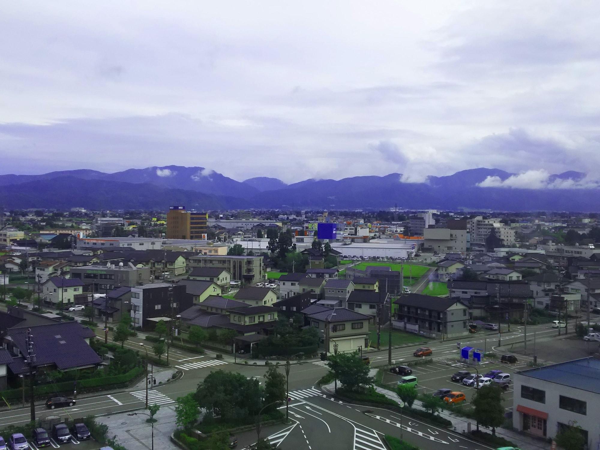 APA Hotel Tonami-Ekimae Bagian luar foto