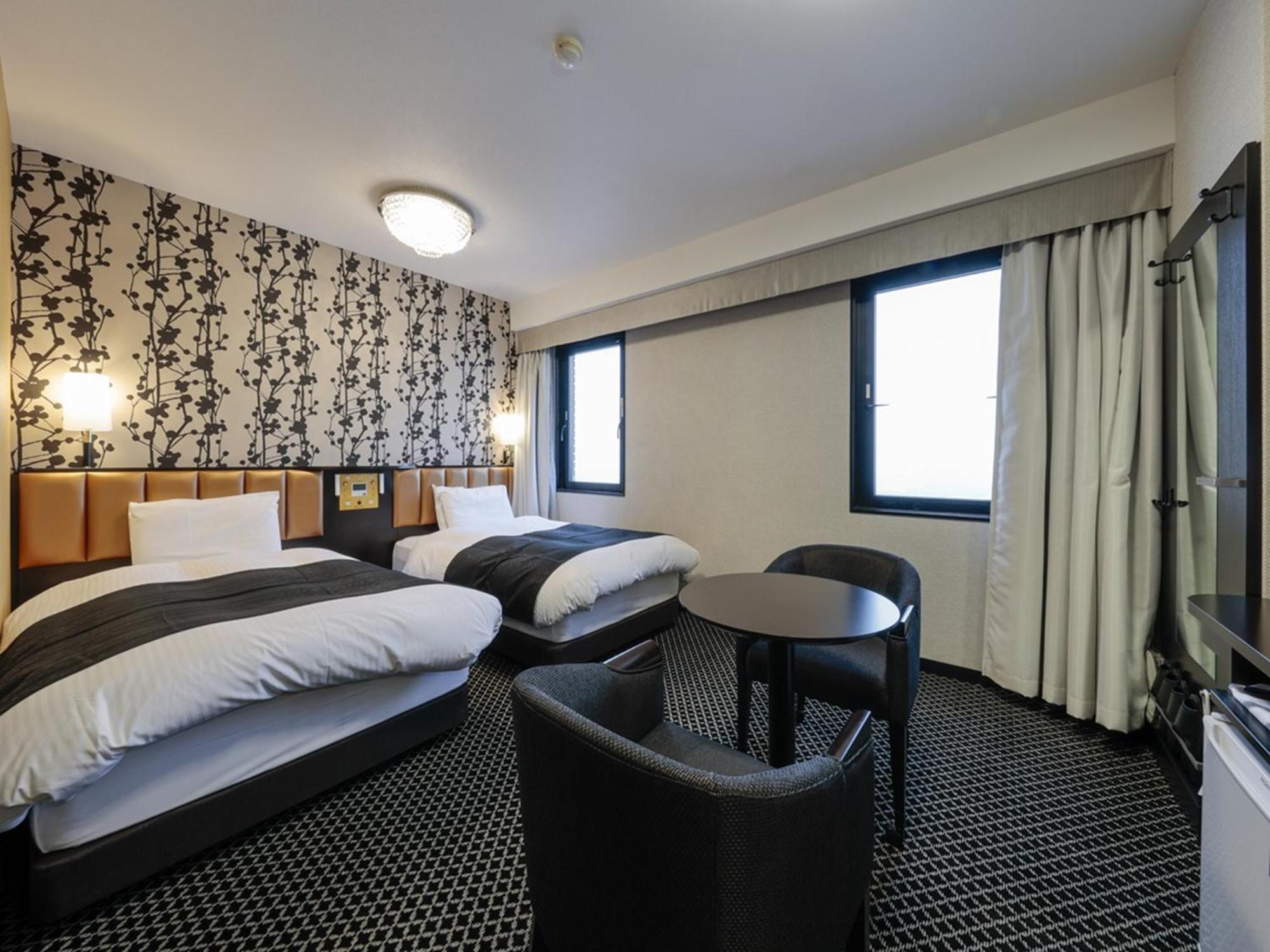 APA Hotel Tonami-Ekimae Bagian luar foto