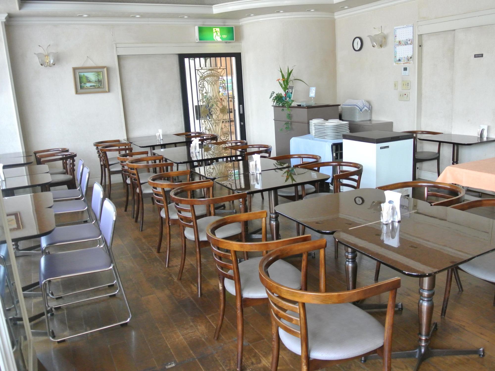 APA Hotel Tonami-Ekimae Bagian luar foto