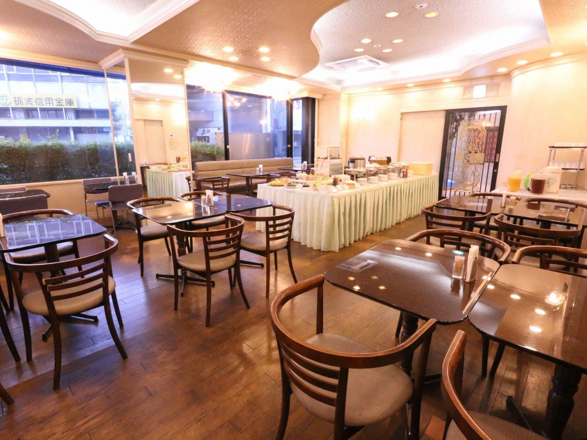 APA Hotel Tonami-Ekimae Bagian luar foto